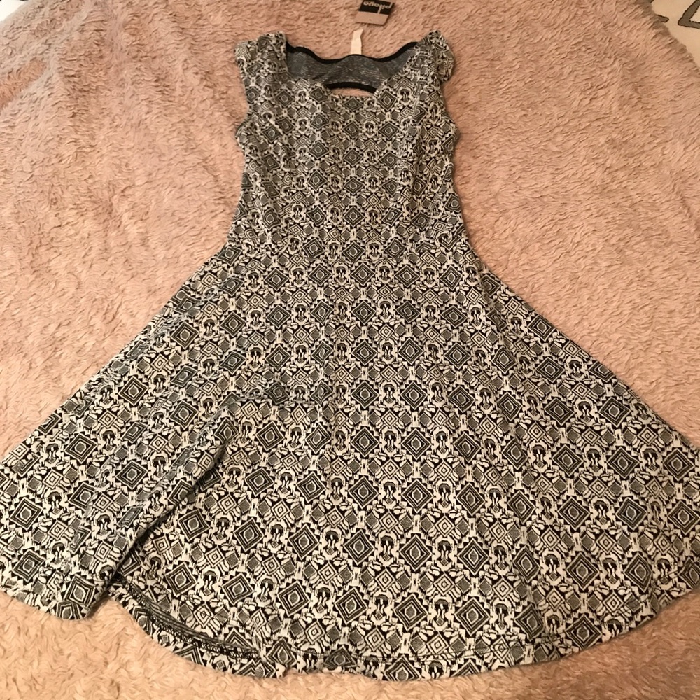 Short dress