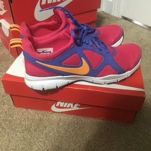 Hot pink & orange Nike training shoes - size 7
