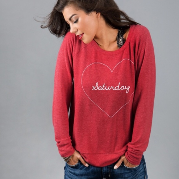 Evereve Tops - NWOT Evereve Saturday Love Pullover