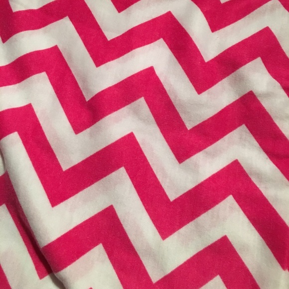 Pink chevron infinity scarf - Picture 2 of 5