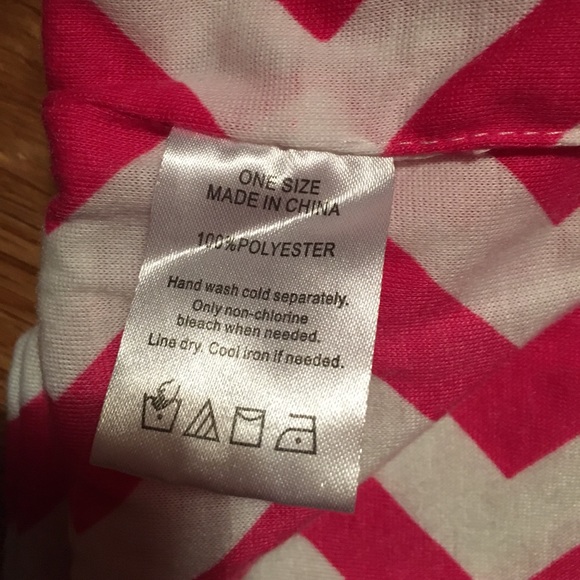 Pink chevron infinity scarf - Picture 5 of 5