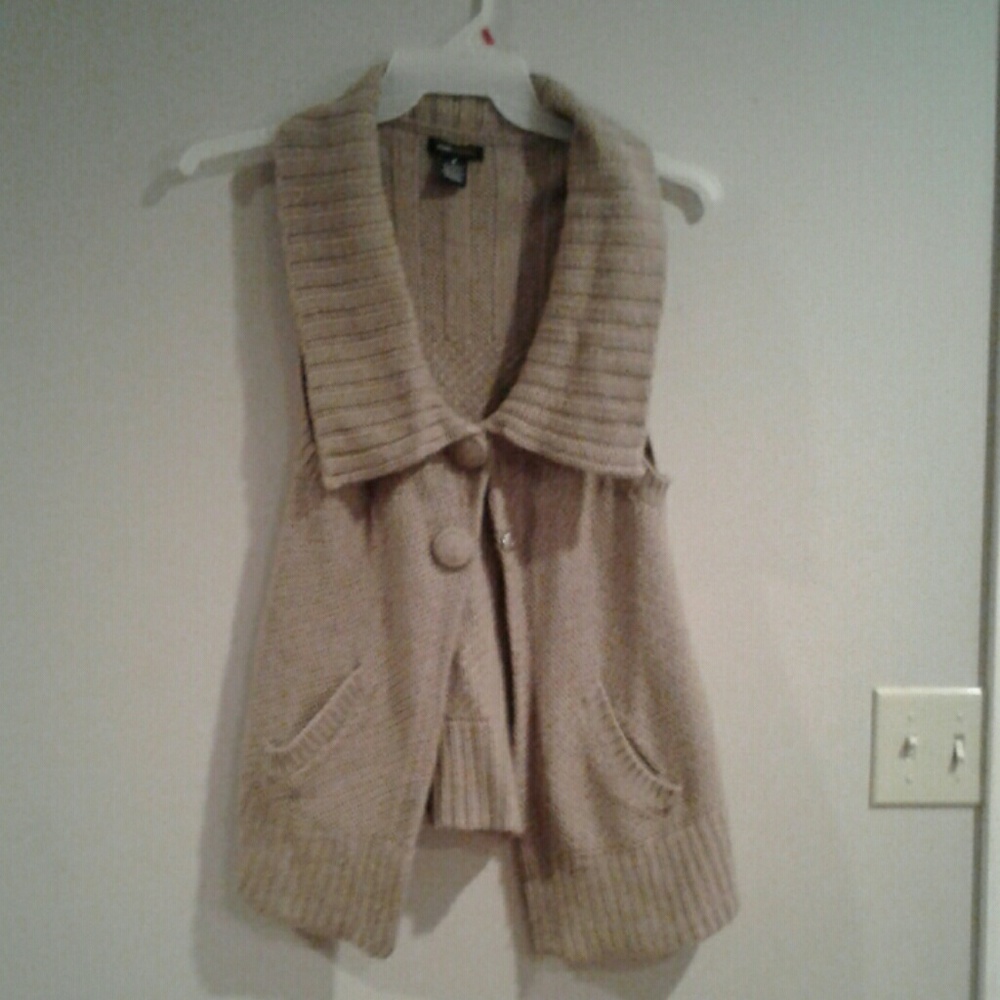 Sleeveless sweater