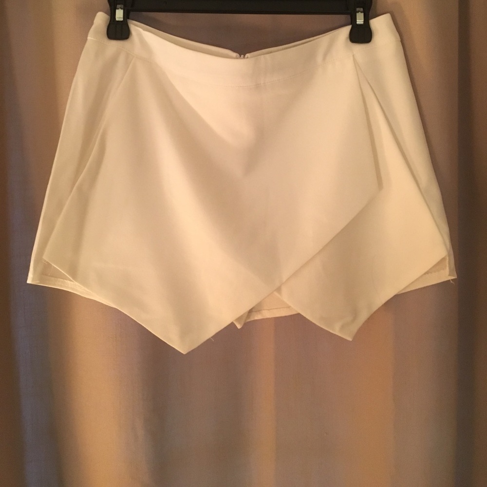 White skort