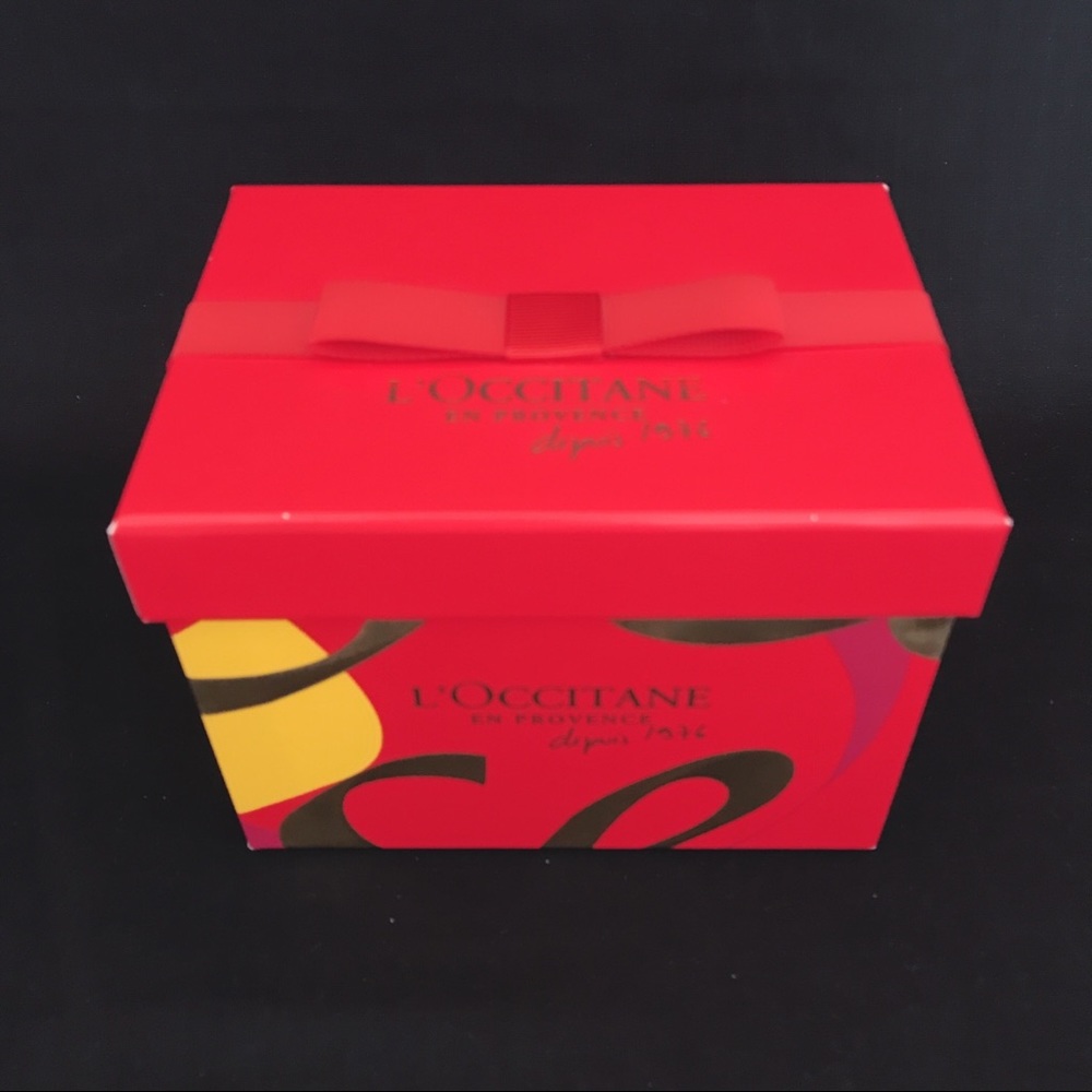 🔻🔻🔻sale L’occitane red gift box