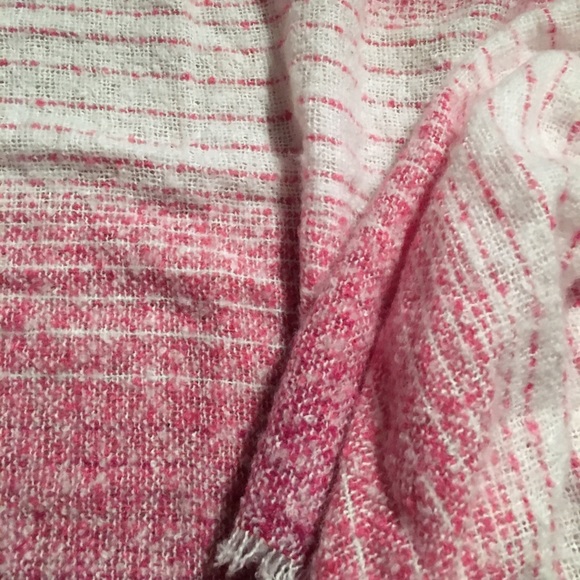 NWOT Pink and white scarf - Picture 3 of 4
