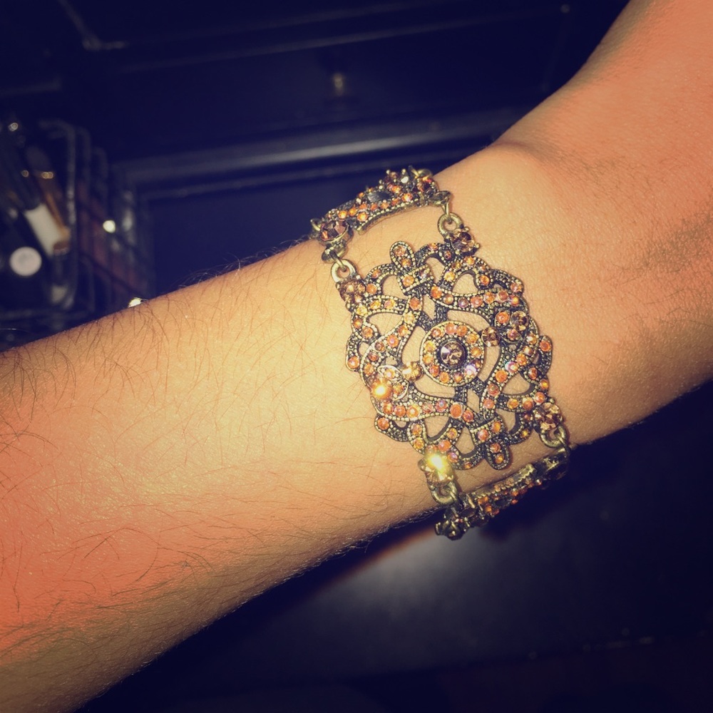 Gold/orange stud bracelet