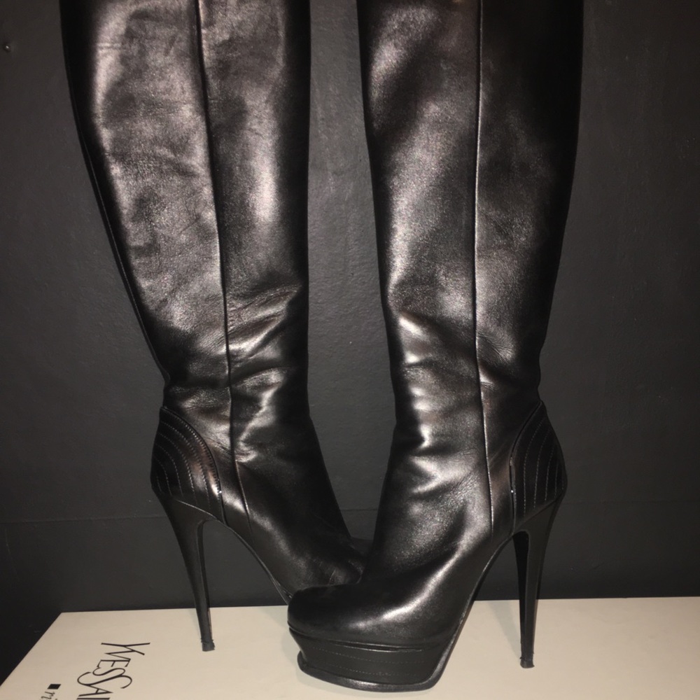 Yves Saint Laurent Tribute Heeled Boots