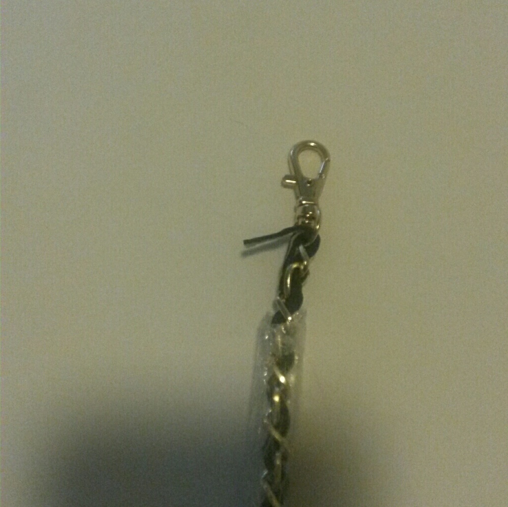 DONATED Vegan Clutch/crossbody NWOT/MOST SELL - Picture 4 of 5