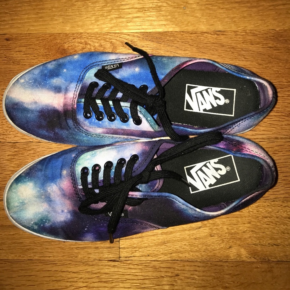 Shoes - Picture 2 of 3