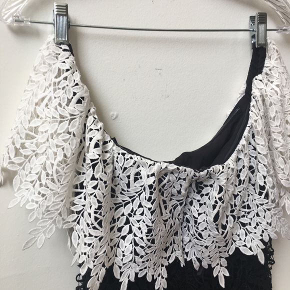 NWT Tahari ASL Off-The-Shoulder Lace Gown - Picture 6 of 6