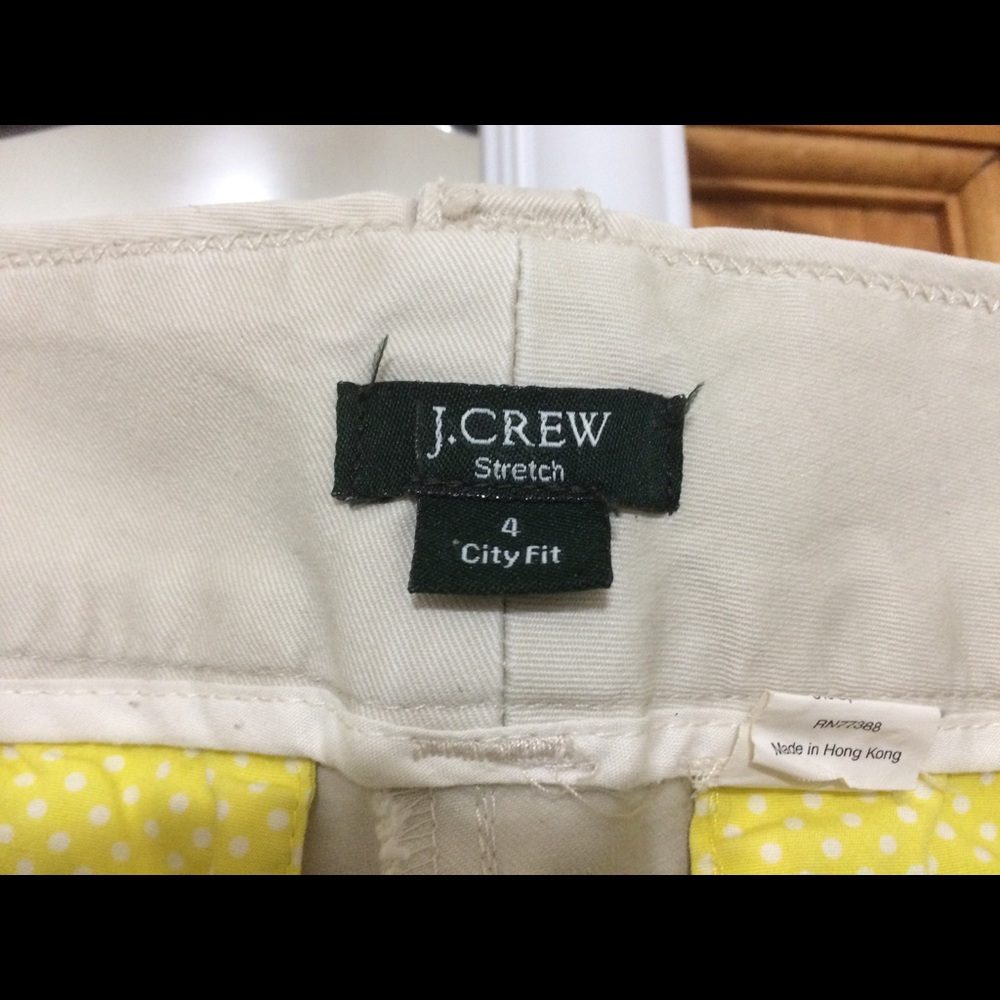 UnwornJ crew city fit khaki ankle length size 4