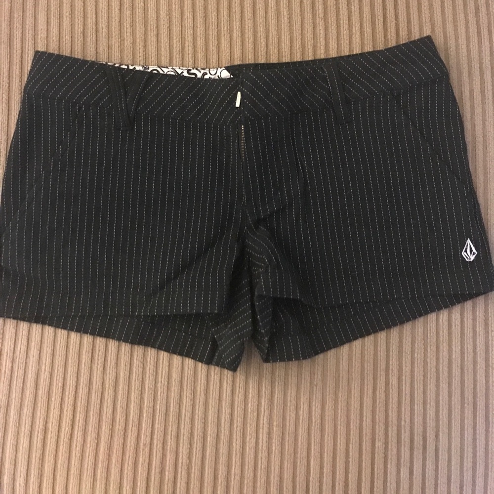 Volcom shorts
