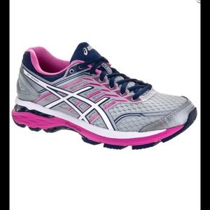 Brand new Asics GT-2000 5 women's sneakers