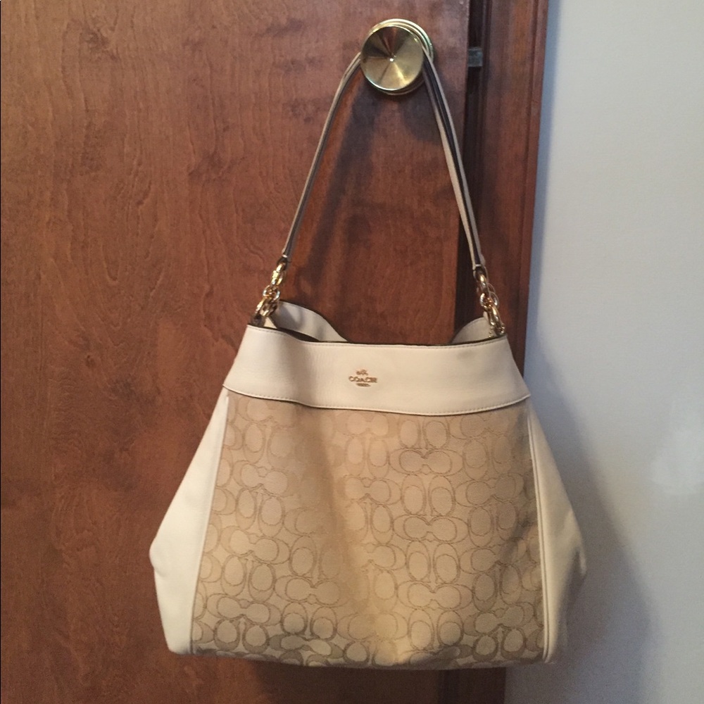 Coach shoulder bag.