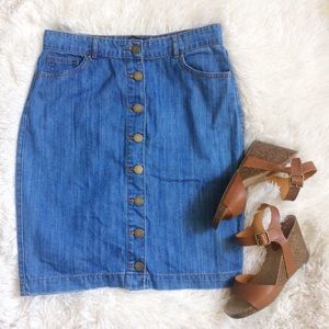 FOREVER21 blue front button down denim jean skirt FOREVER21 blue front button down denim jean skirt