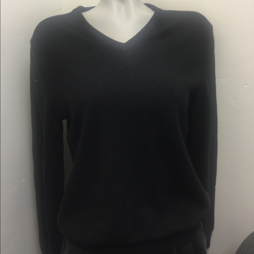 EXPRESS black v neck sweater