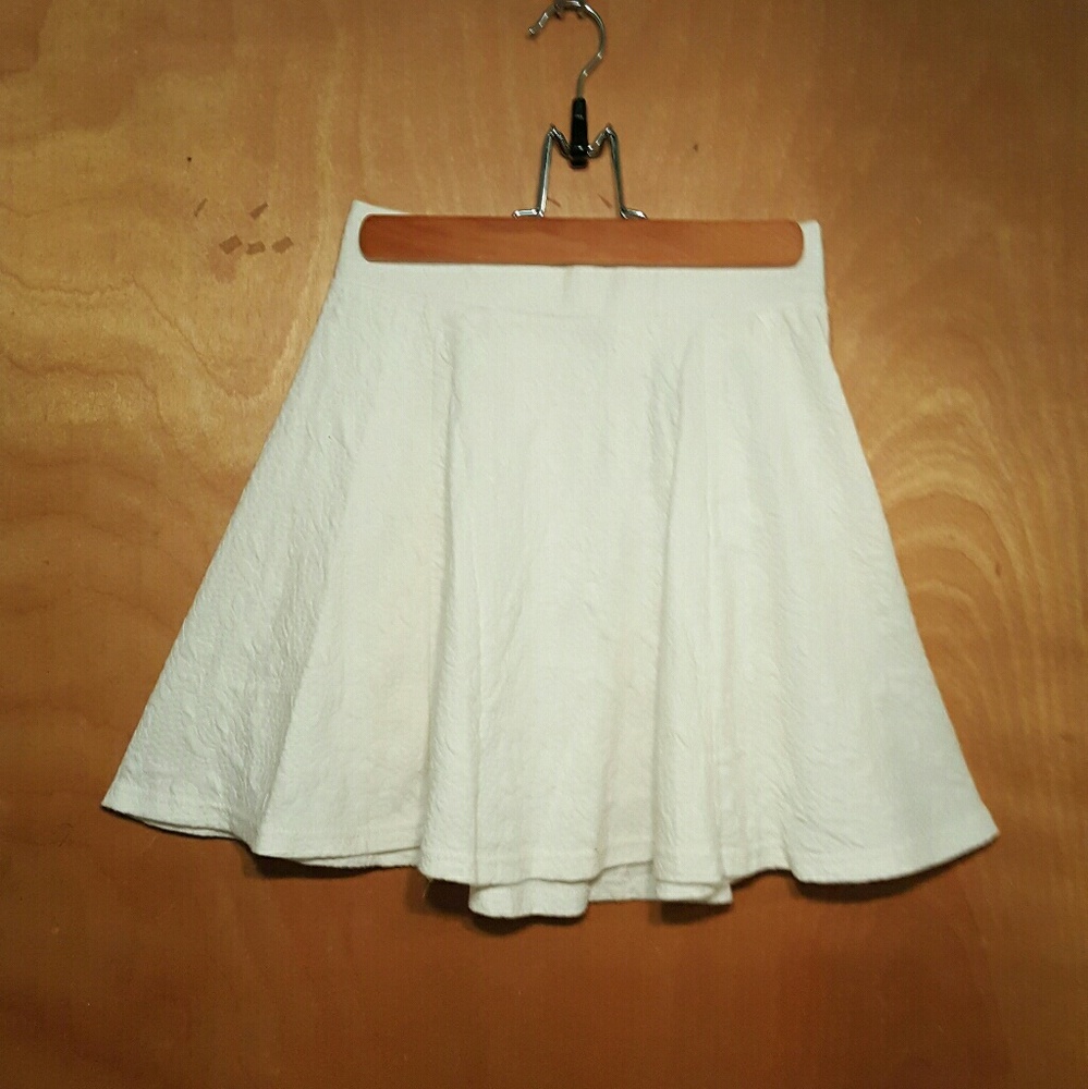 TODAY ONLY🎉BUNDLE DEAL🎉White Skater Skirt