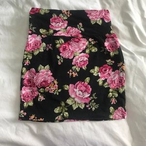 Floral mini skirt