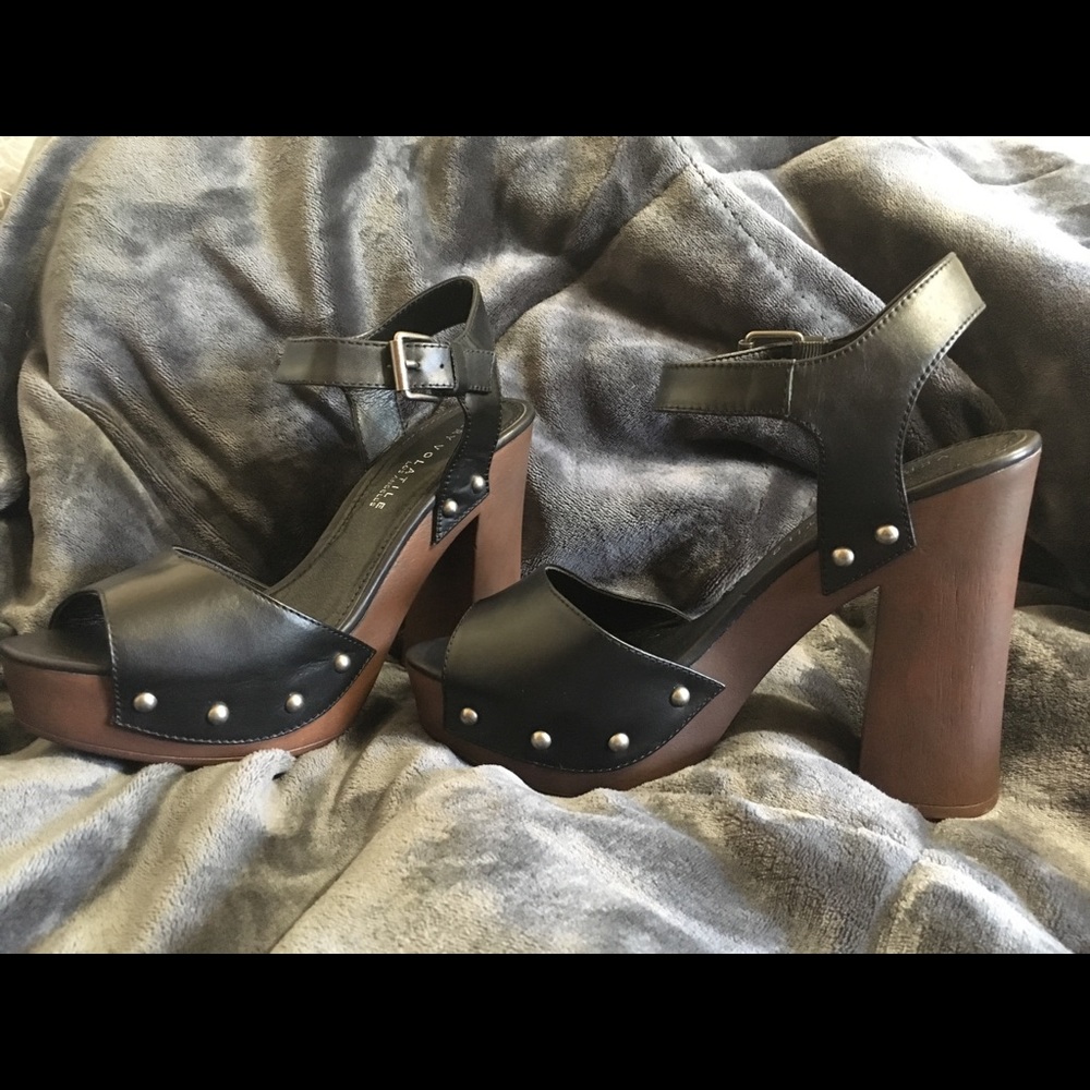 Open toe platform heel