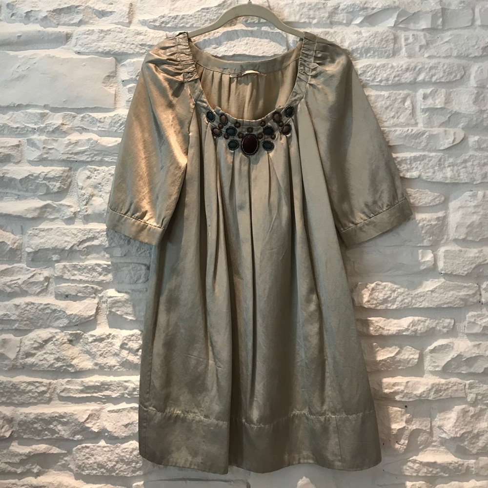 Mint size 2 silver dress, hidden pockets