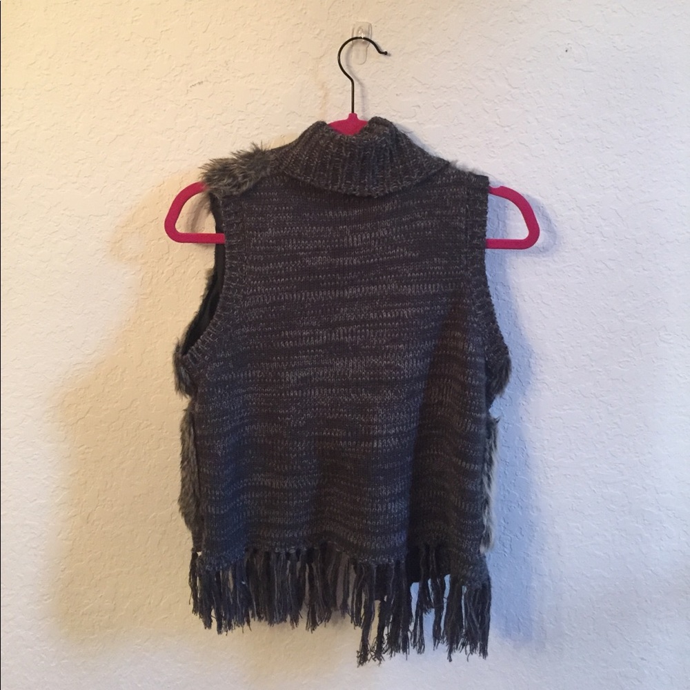 Fur vest Gray with fringe crochet/knit - Picture 4 of 5