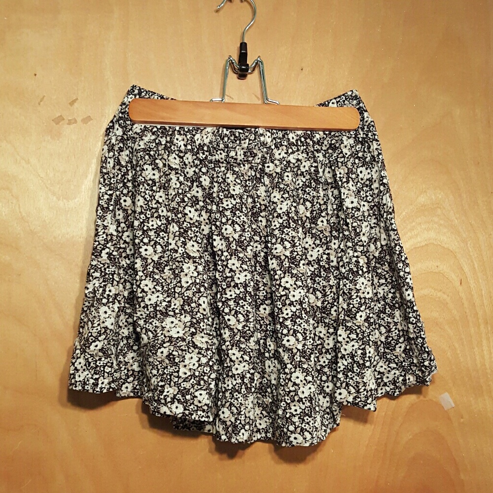 TODAY ONLY 🎉 Floral Skater Skirt