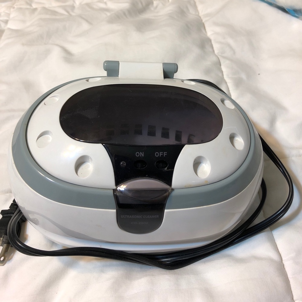 Ultrasonic Jewelry and EyeGlass Cleaner