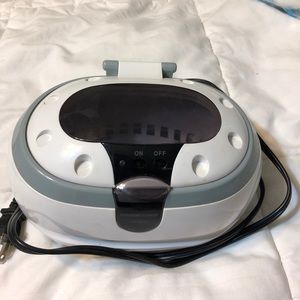 Ultrasonic Jewelry and EyeGlass Cleaner