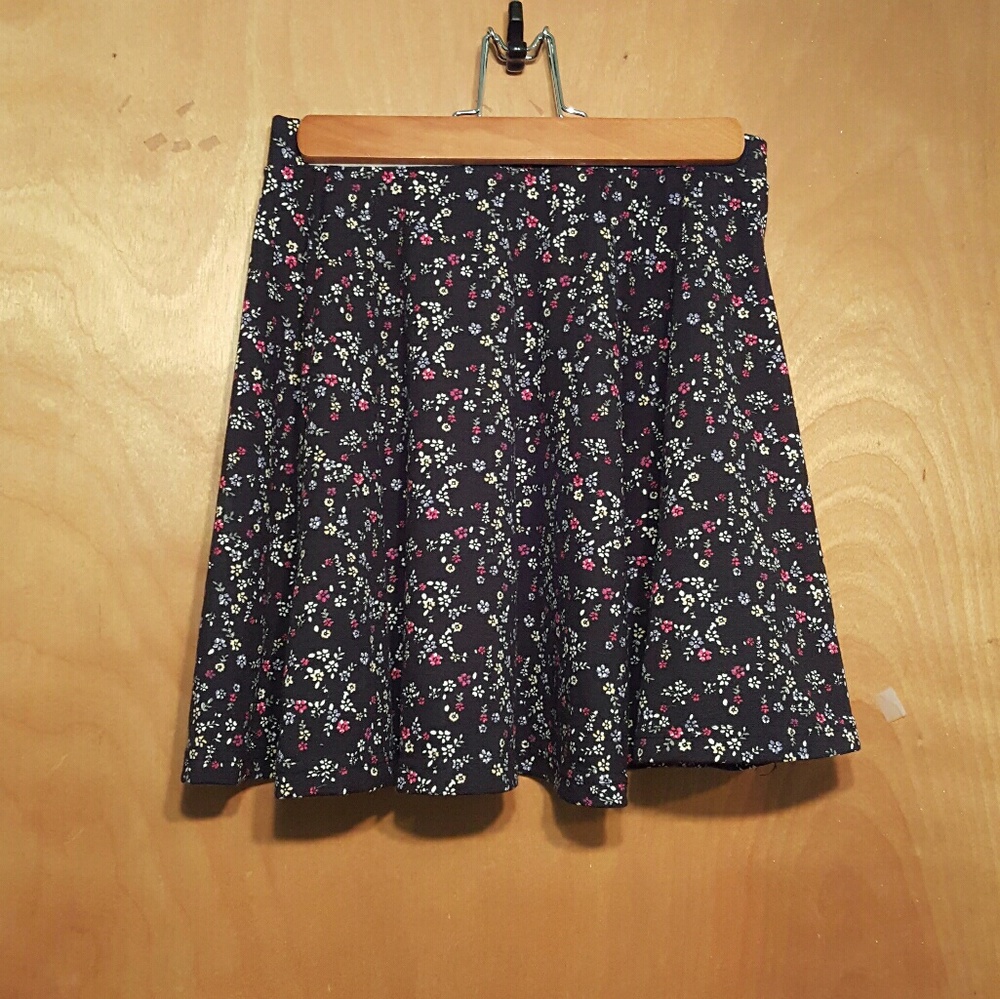 TODAY ONLY 🎉 ADD TO BUNDLE 🎉 Floral Skater Skirt