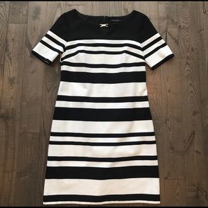 Reposh- White House|Black Market Dress