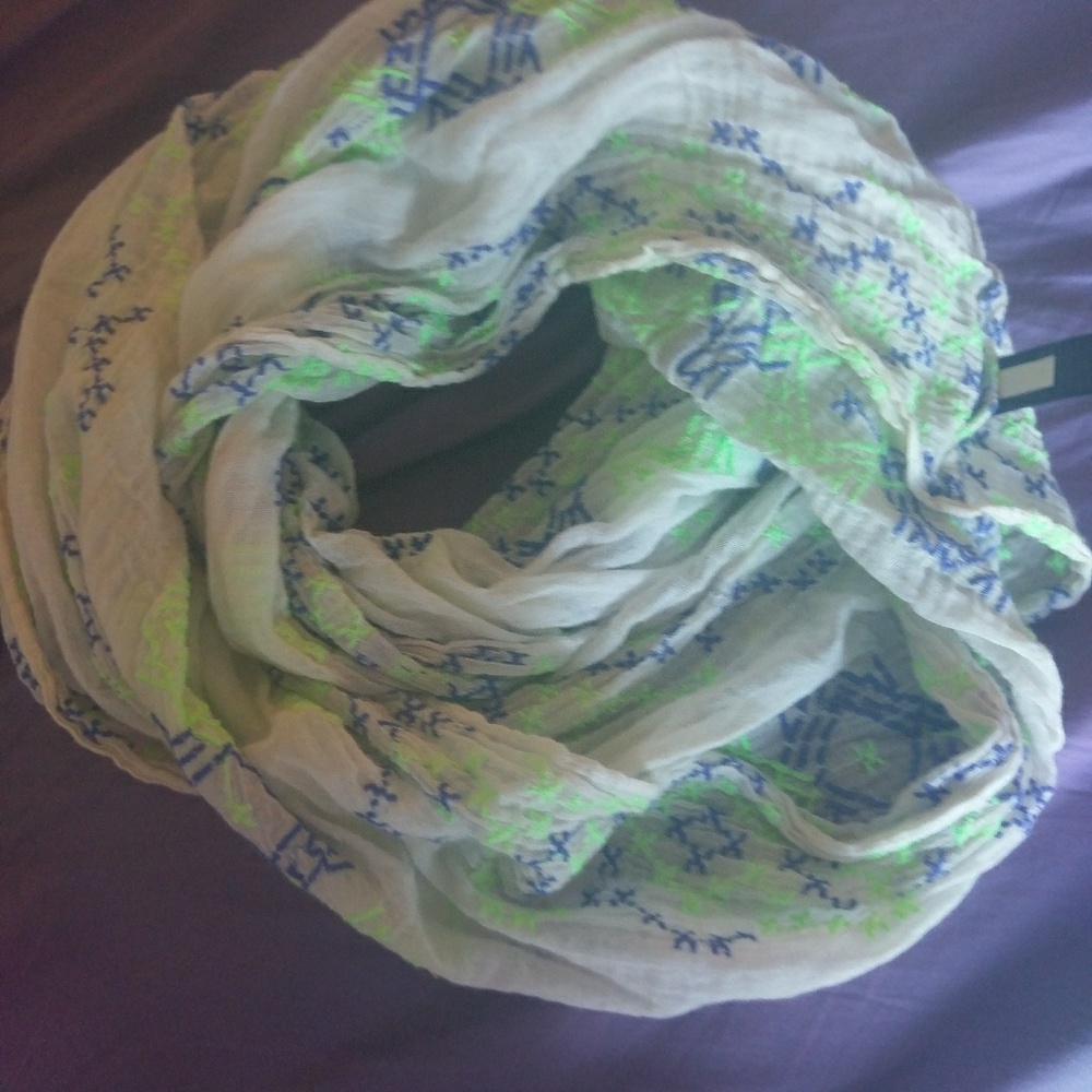 American eagle infinity scarf