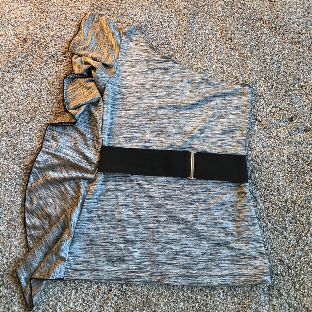 Pair wit black skinny jeans or black dress shorts