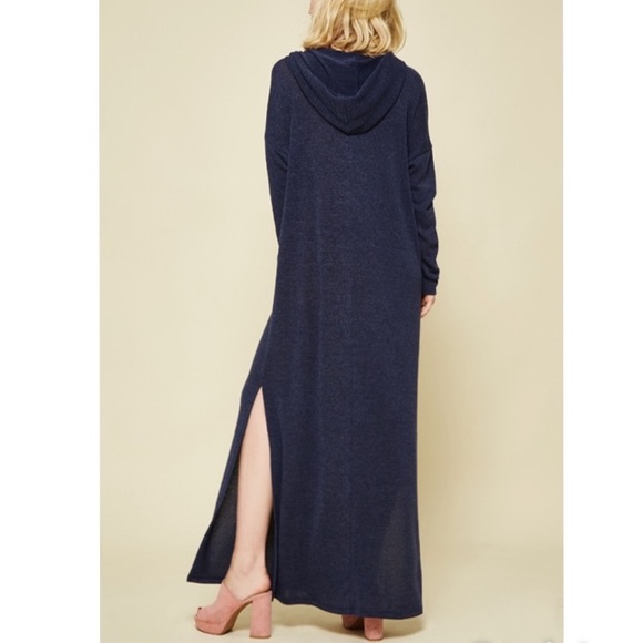 ✨ONE LEFT ✨HOOD MAXI DRESS - Picture 3 of 3