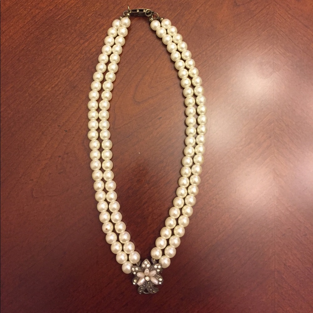 Faux Pearl Necklace with Flower Pendant