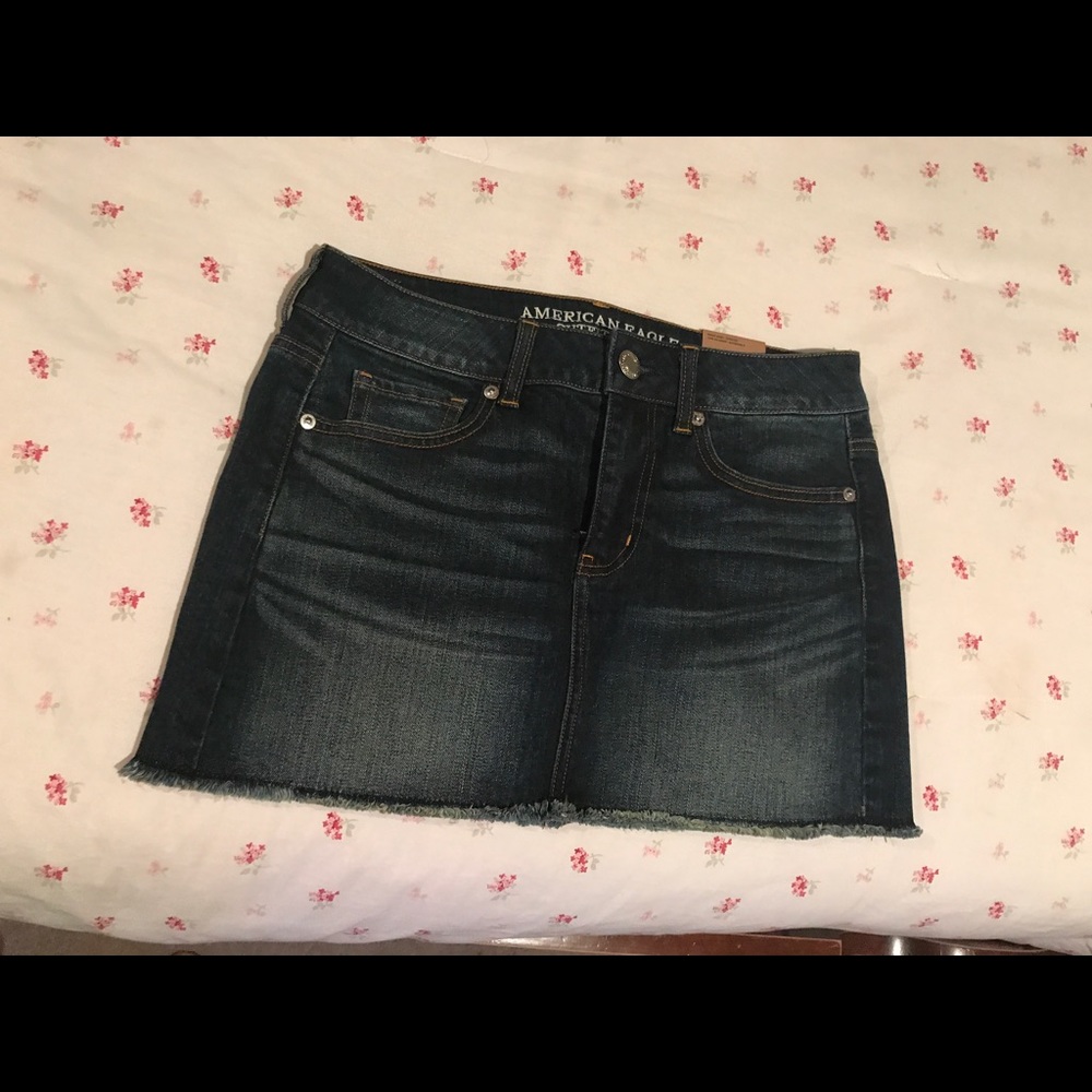 NEW!! Cute AE Denim Skirt