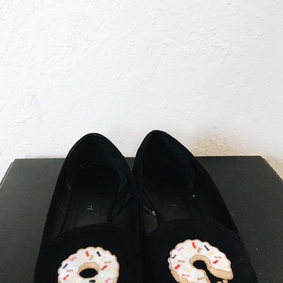 Black donut flats. - Picture 2 of 3