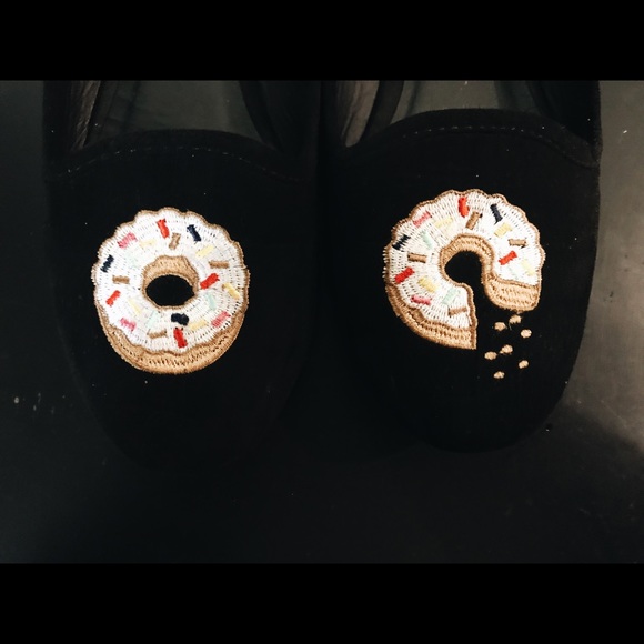 Black donut flats. - Picture 3 of 3