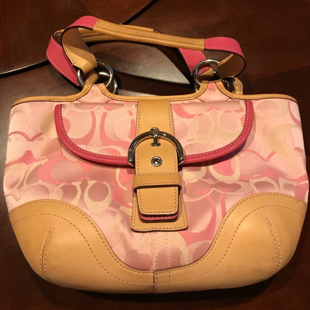 SALE!!! Pretty Pink Coach Bag💋
