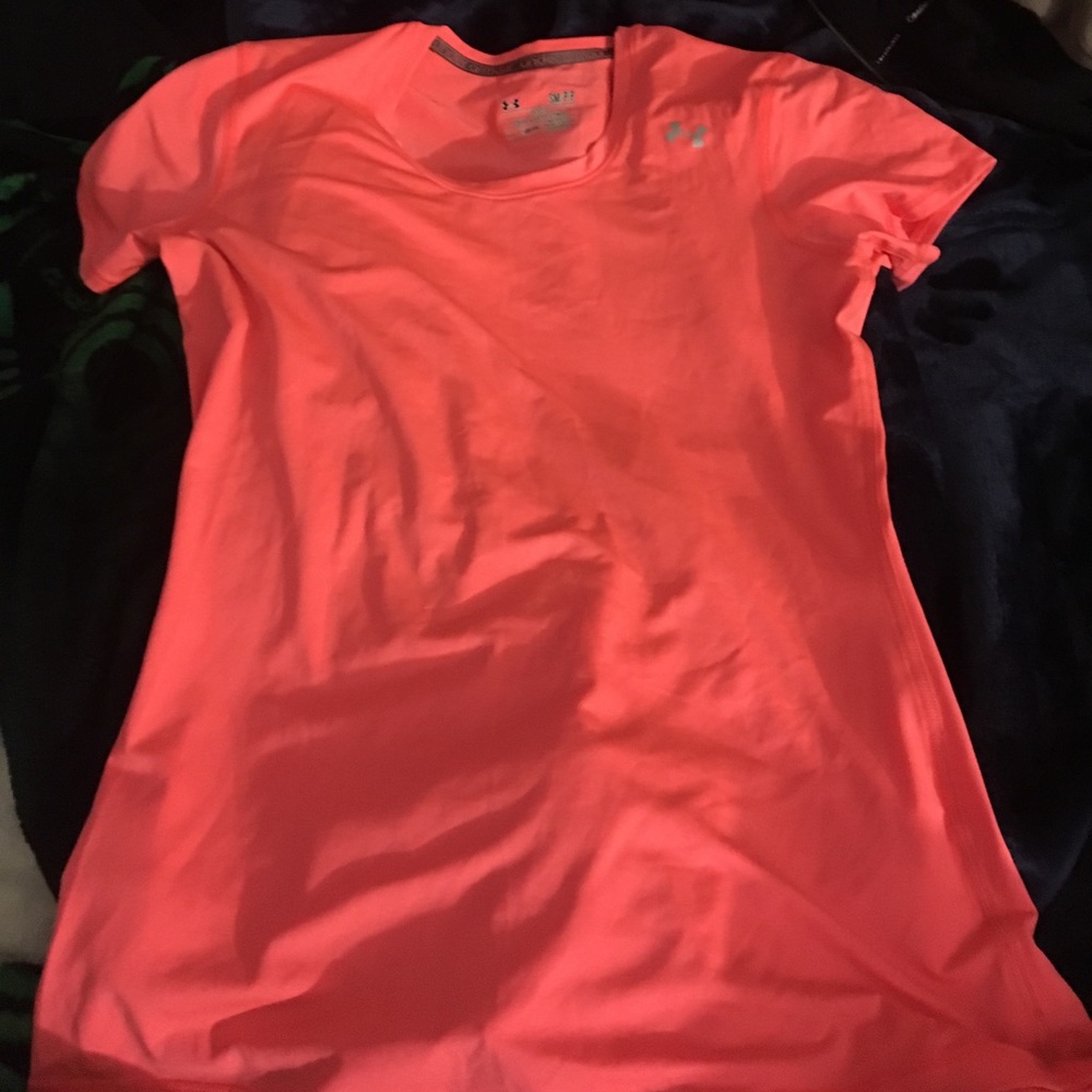 Fitted under armour shirt