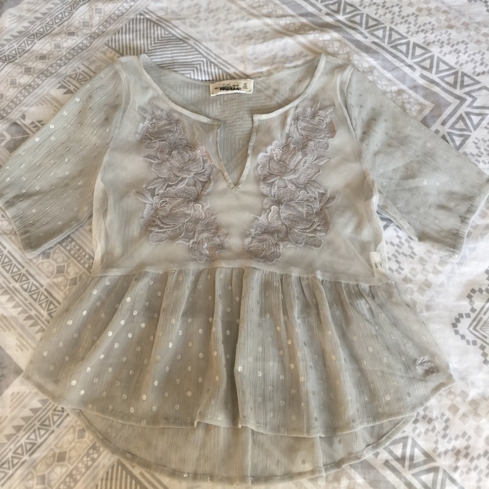 Abercrombie & Fitch cropped sheer gray floral top
