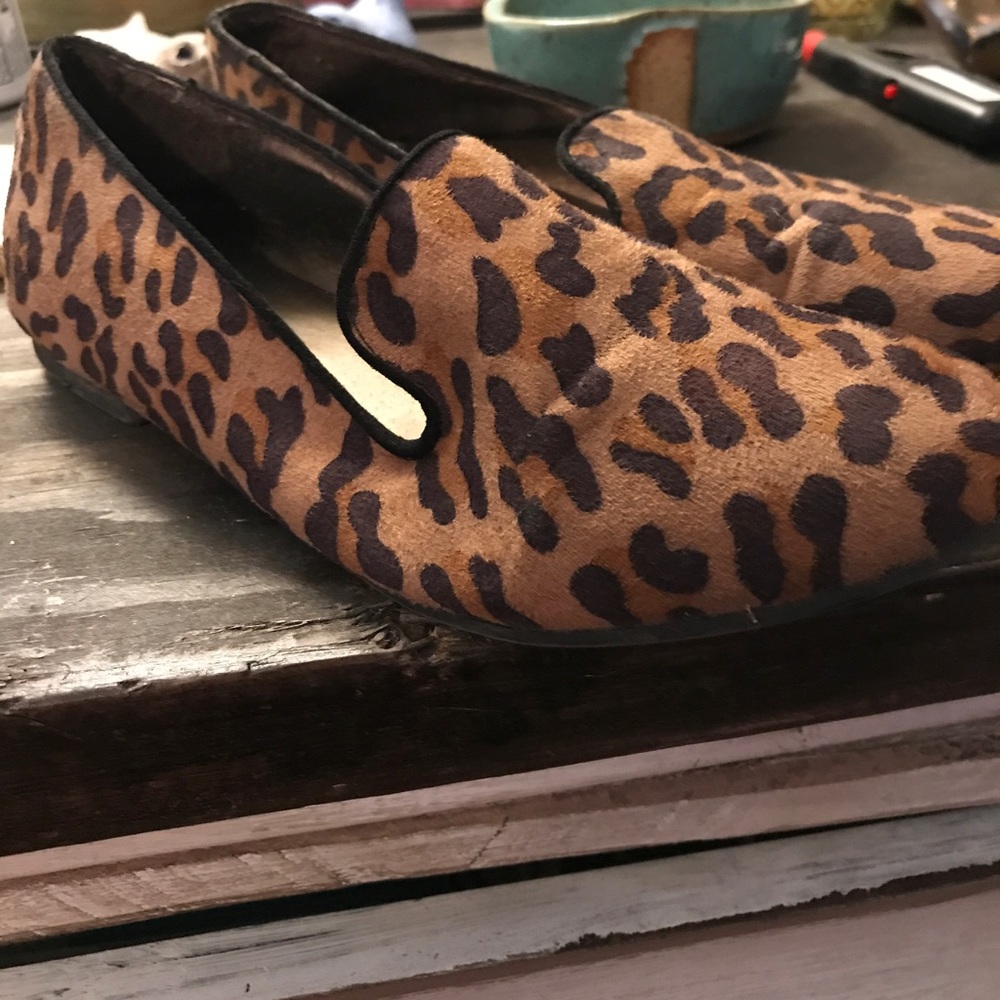 Women's closed toe shoes