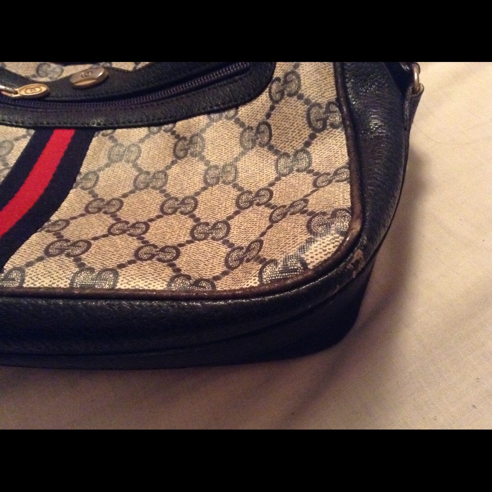 Gucci Shoulder Bag - Picture 4 of 6