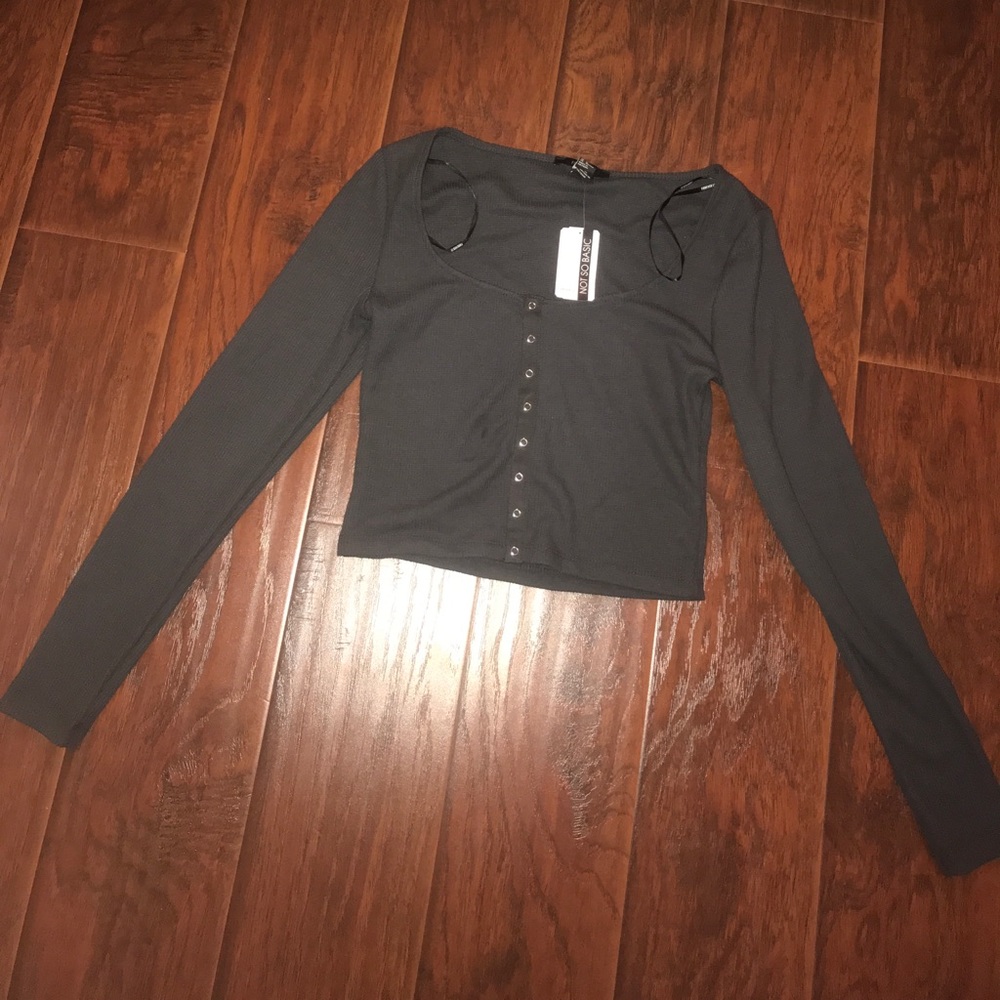 Gray long sleeve crop top