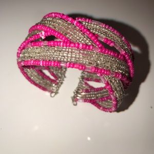 💕PINK AND CLEAR BEADED BRACELET 💕