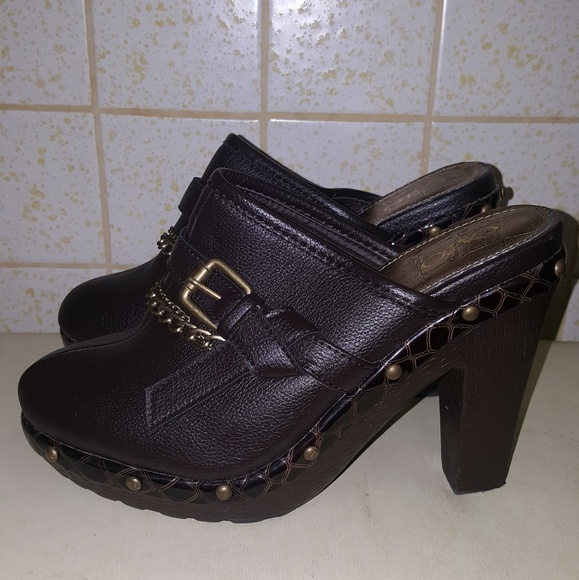 Brown clogs/boots - Picture 4 of 4