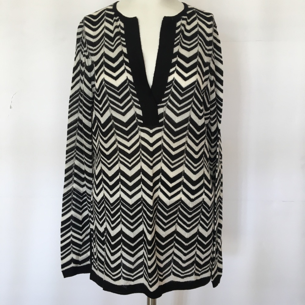 Women's Chevron Striped Sweater Sz M