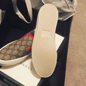 Gucci
Women's Gray Gg Supreme Slip-on Sneaker