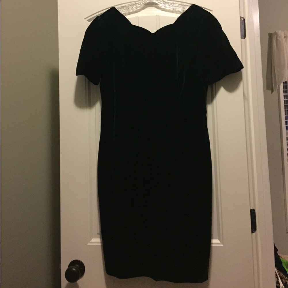 Kelly Green Velvet Midi Dress