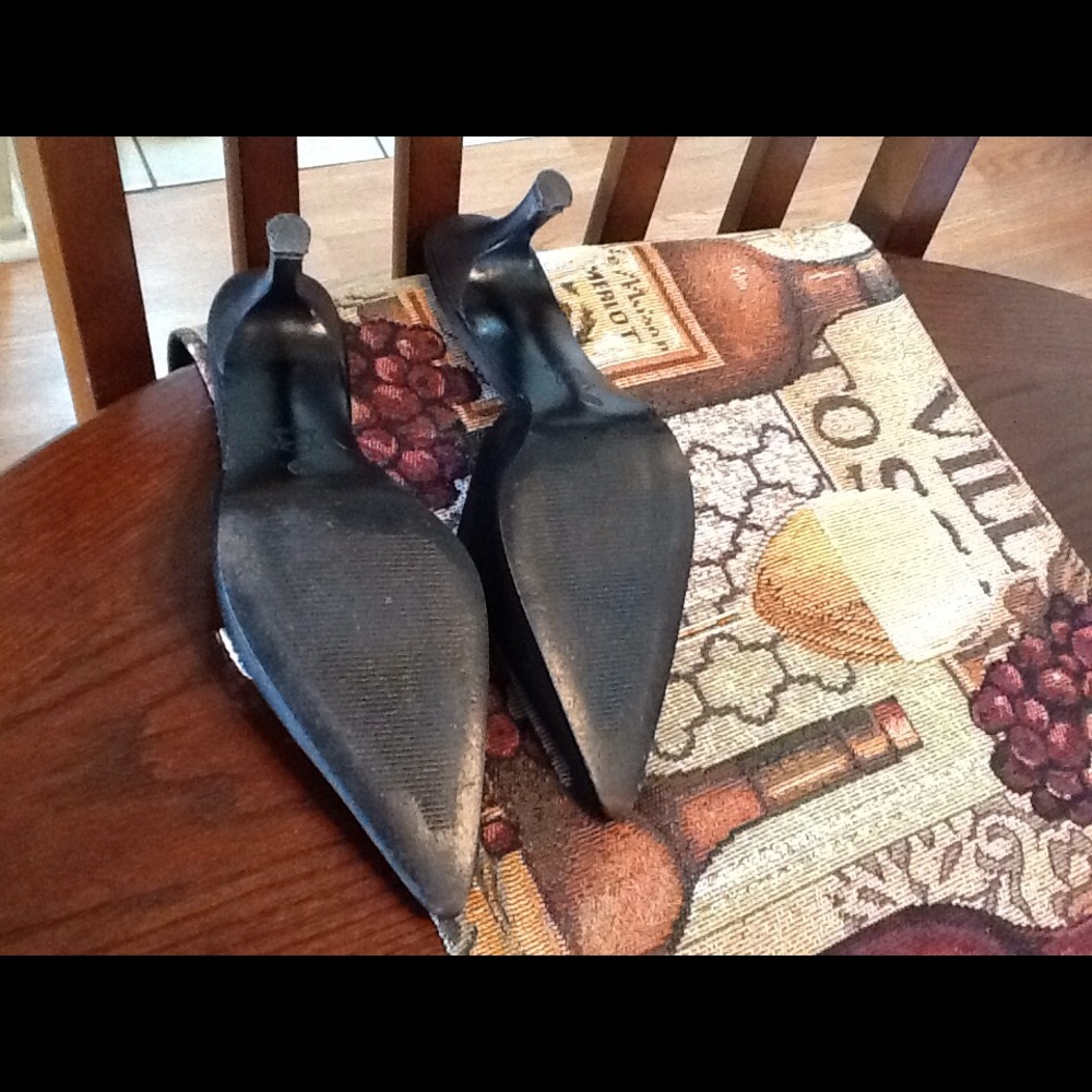 Jacqueline Ferrar black pointed-toe pump shoes - Picture 5 of 5
