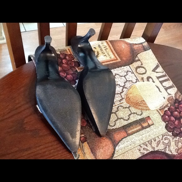 Jacqueline Ferrar black pointed-toe pump shoes - Picture 5 of 5